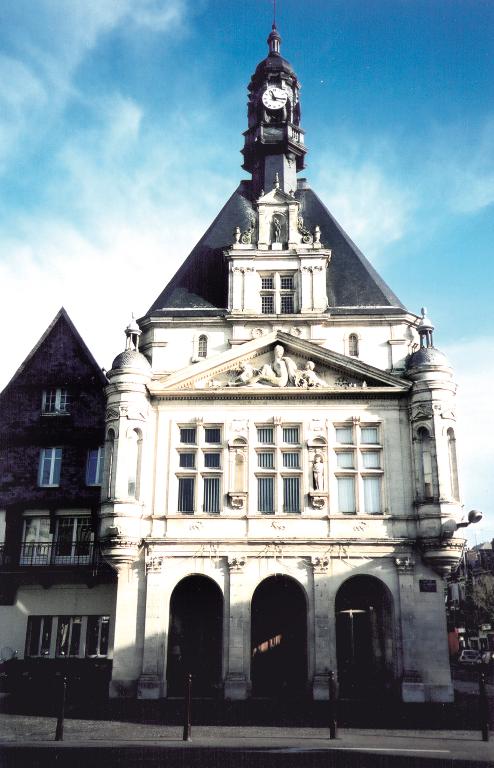 Hôtel de ville et ancien tribunal de Péronne