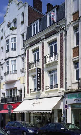 Maison de rapport à boutique