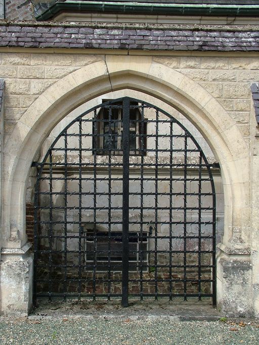 Clôture de l'enclos funéraire de la famille de Berny