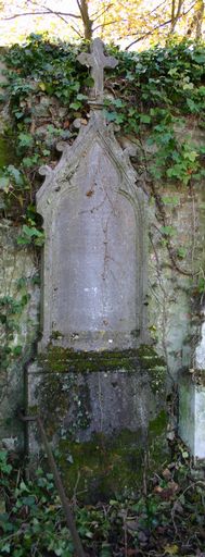 Tombeau (stèle funéraire) de la famille Gacquer-Vadurel