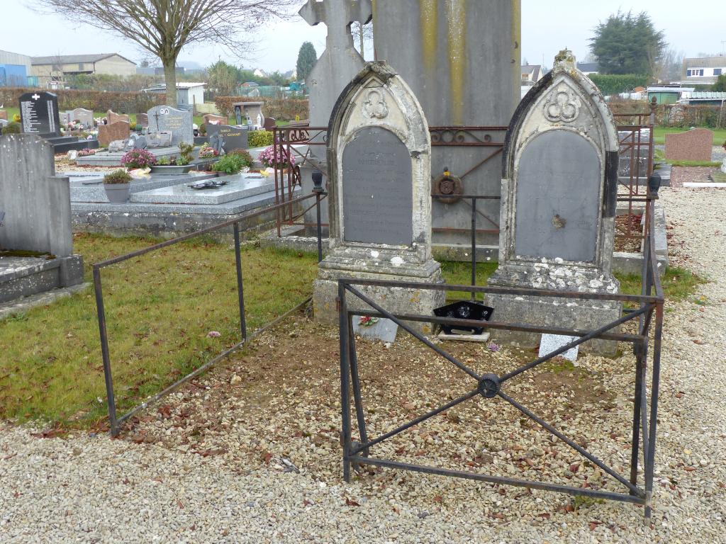Enclos funéraire de Jean-Pierre Dautrevaux et Reine Florence Peinguet son épouse