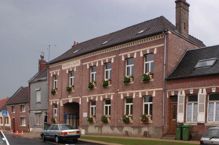 Ancienne brasserie de Salouël, actuelle école primaire