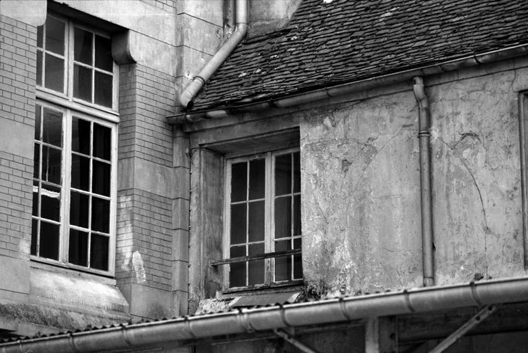 Couvent de capucins, Pensionnat, collège de Frères des Ecoles Chrétiennes dit collège Jean-de-La Fontaine, actuel collège Jean-Racine