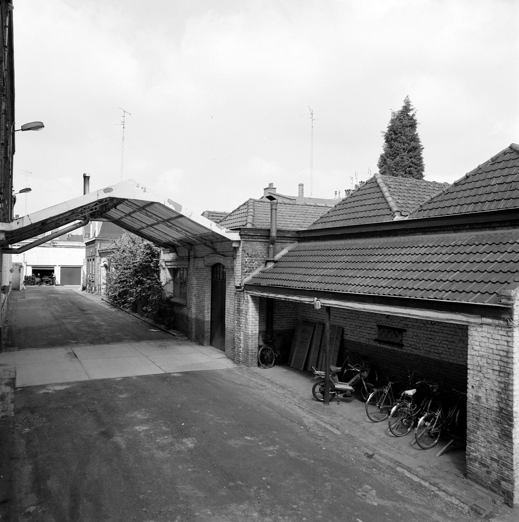 Tissage Deligne et Hembert, puis usine de confection Rogeau Aîné