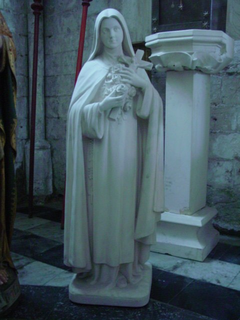 Ensemble de cinq statues : Sacré-Coeur ; sainte Thérèse de Lisieux ; saint Joseph et l'Enfant ; saint François d'Assise ; sainte Elisabeth de Hongrie