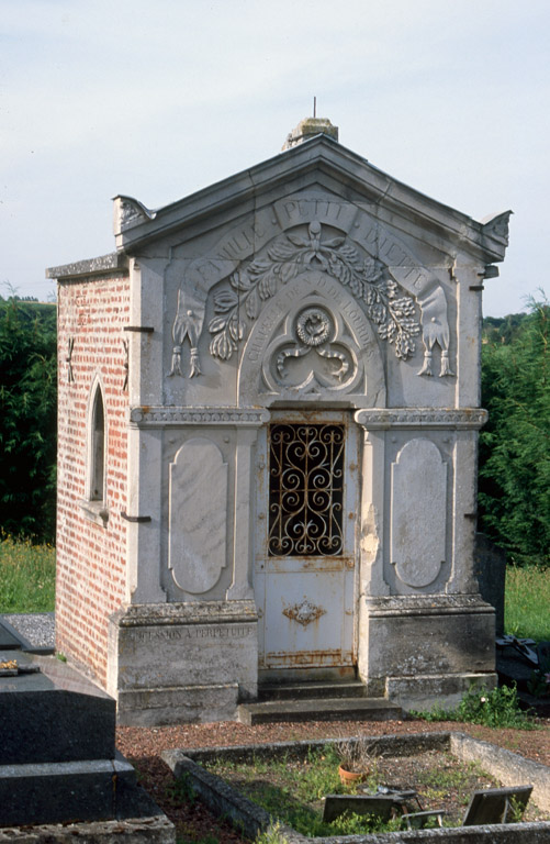 Le cimetière communal de Molliens-au-Bois