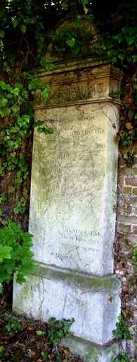 Tombeau (stèle funéraire) de la famille Callé-Beauvais