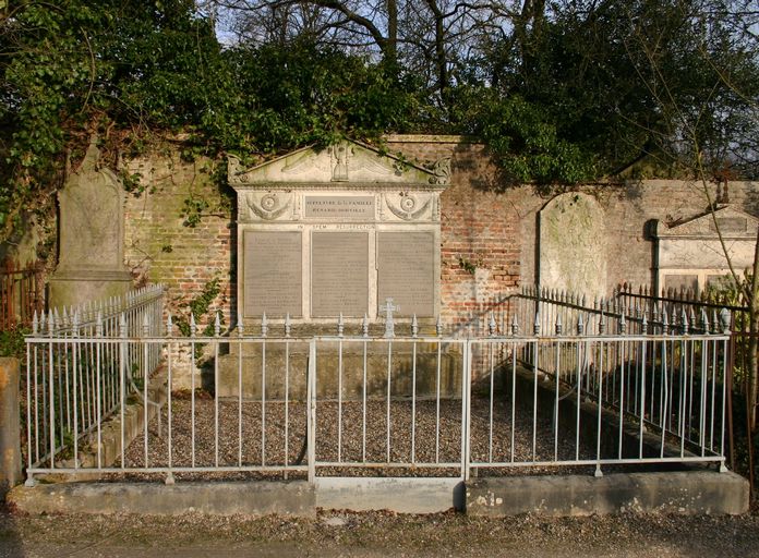 Tombeau (stèle funéraire) de la famille Renard-Dorville