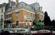 Maison, 51 rue Saint-Sauveur, reconstruite vers 1925 pour Georges Decaux, vétérinaire, et agrandie d'un garage et d'une écurie, vers 1929.