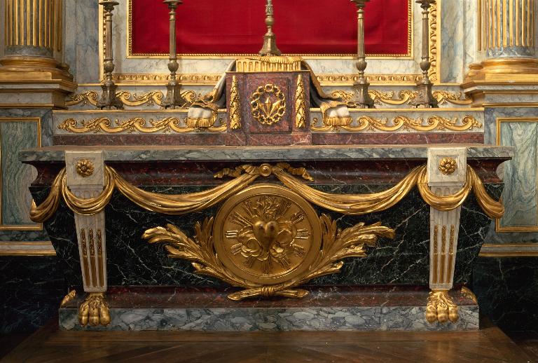 Autel secondaire de la chapelle du Sacré-Cœur (autel, tabernacle et retable)