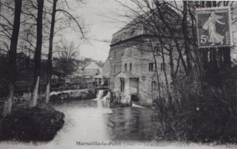 Ancien moulin à farine Toutevoye, devenu fromagerie industrielle Brand, puis Charles Gervais, puis usine de verres optiques de la Société d´optique et de lunetterie de l´Oise