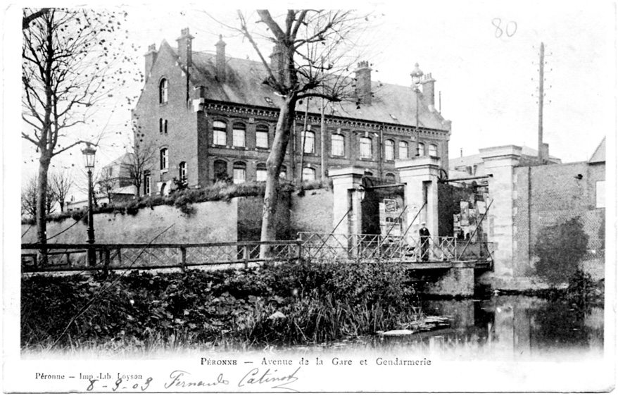 Groupe scolaire de Péronne (ancien hospice et ancienne gendarmerie)