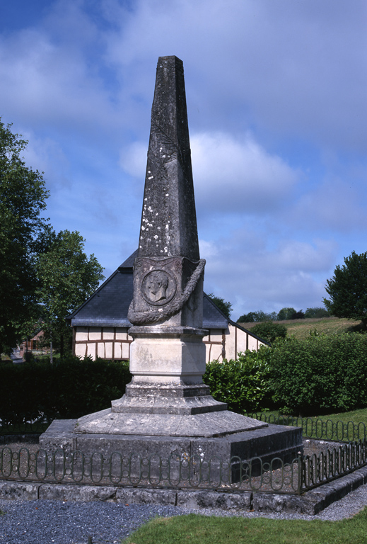 Monument (Monument commémoratif), de Marie François Auguste Caffarelli