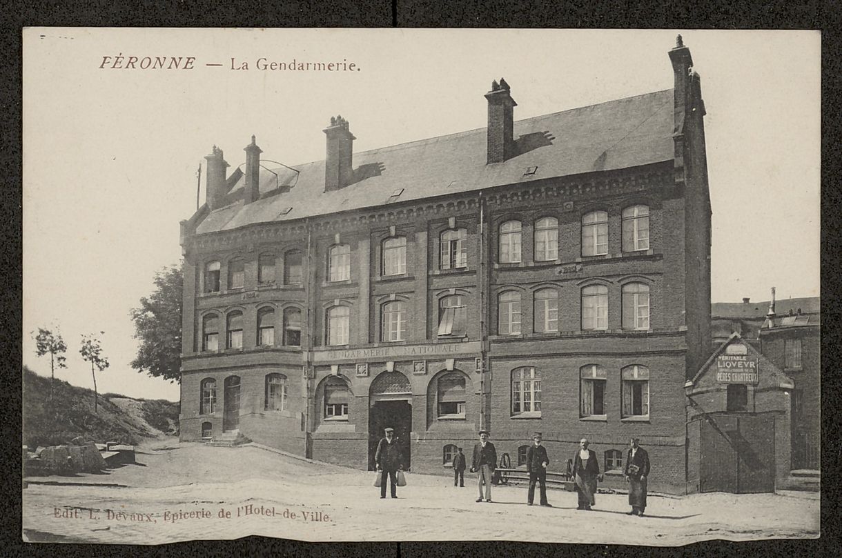 Groupe scolaire de Péronne (ancien hospice et ancienne gendarmerie)