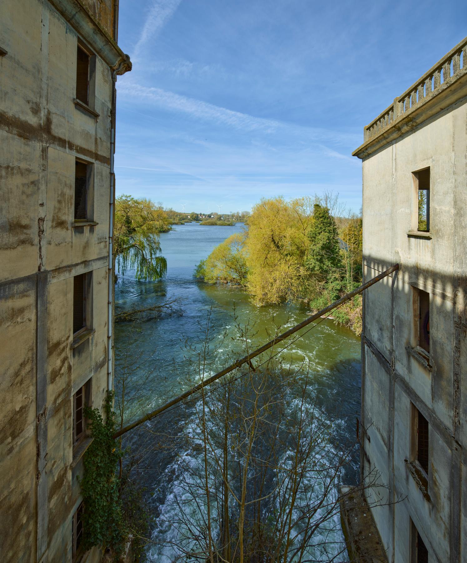 Anciens moulins de la porte de Paris, puis minoterie dite Moulins Damay, puis Grands Moulins de Péronne (détruit)