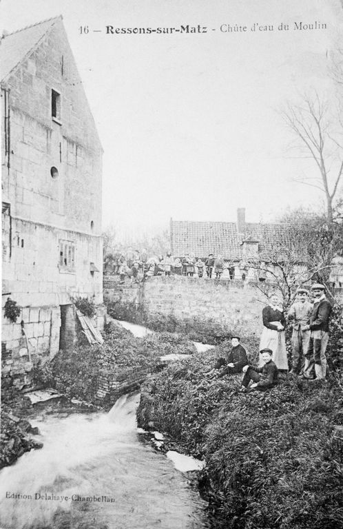 Ancien moulin à farine puis laiterie coopérative de la vallée du Matz, puis Elnor, puis Yoplait Sodial