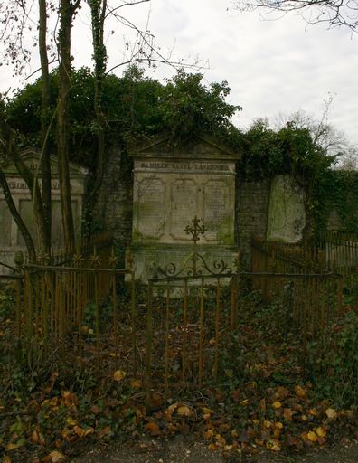 Tombeau (stèle funéraire) de la famille Vatel-Tavernier