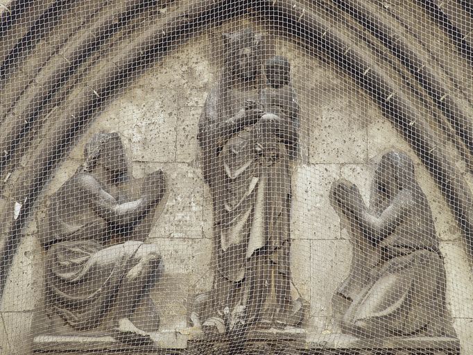 Tympan, haut-relief : Adoration de la Vierge