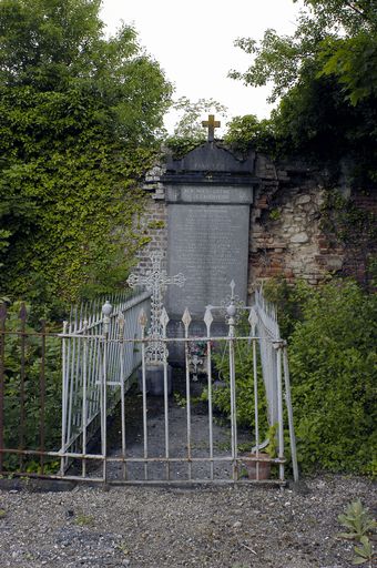 Enclos funéraire des familles Bérenger-Cotinet et Decaudavaine