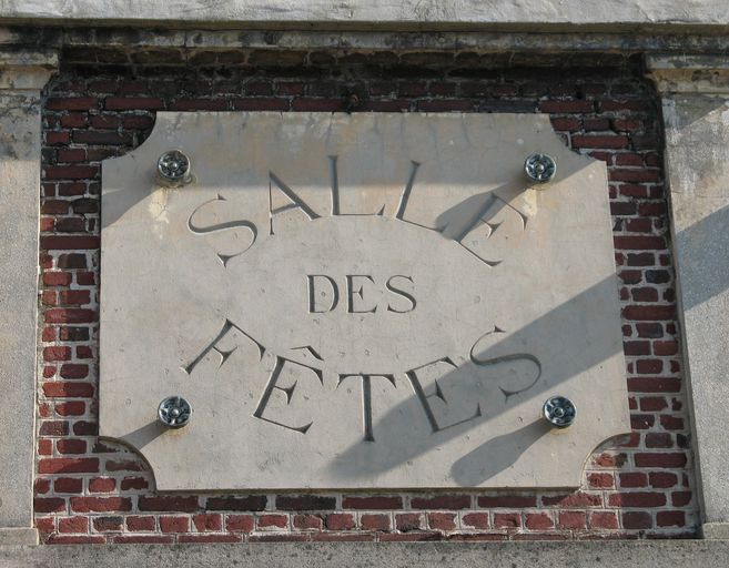 Ancienne salle des fêtes de l'usine Montupet à Nogent-sur-Oise, puis cantine