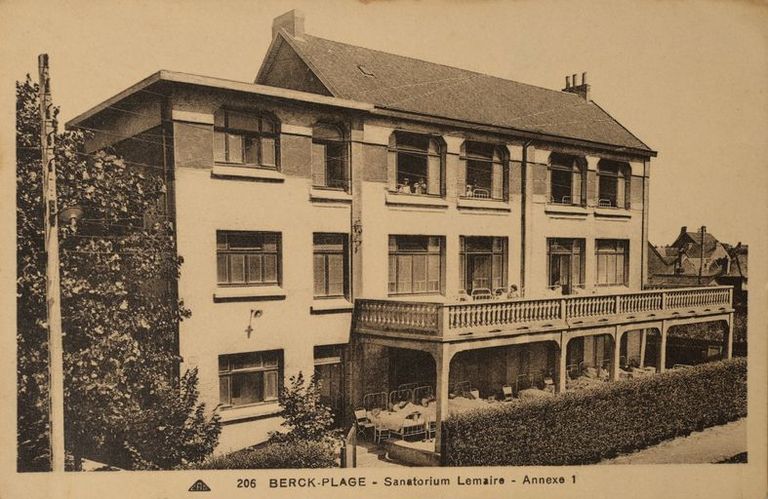 Ancien hôpital marin, dit maison Cornu pour garçons, devenu hôpital Bouville 1, puis sanatorium ou clinique orthopédique Lemaire, enfin centre de post-cure et de réadaptation fonctionnelle, dit centre La Mollière