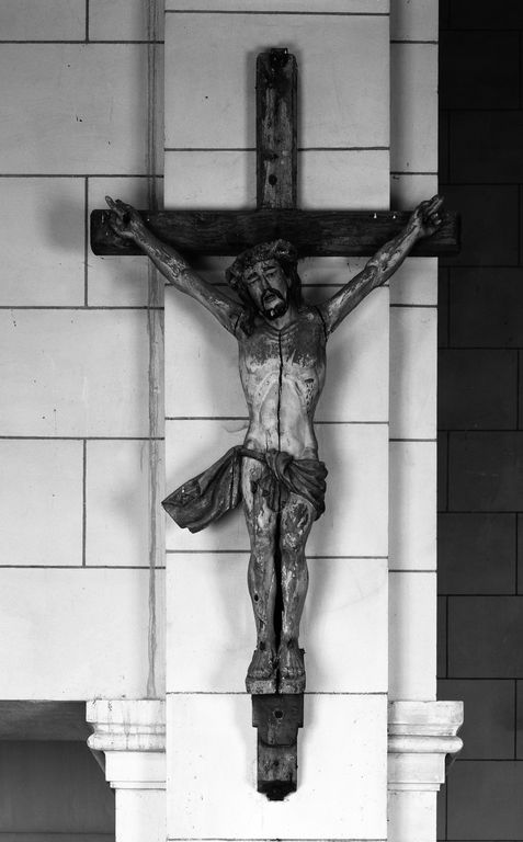 Croix (petite nature) : Christ en croix