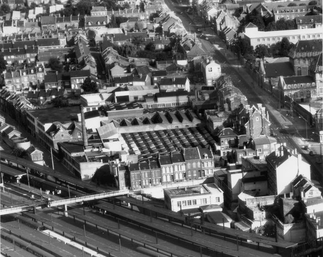 Ancienne fabrique de rubans Bellart-Van Oppen, puis Laurent-Bernaux, devenue tissage Louchet-Bernaux, puis Delaroière-Leclercq