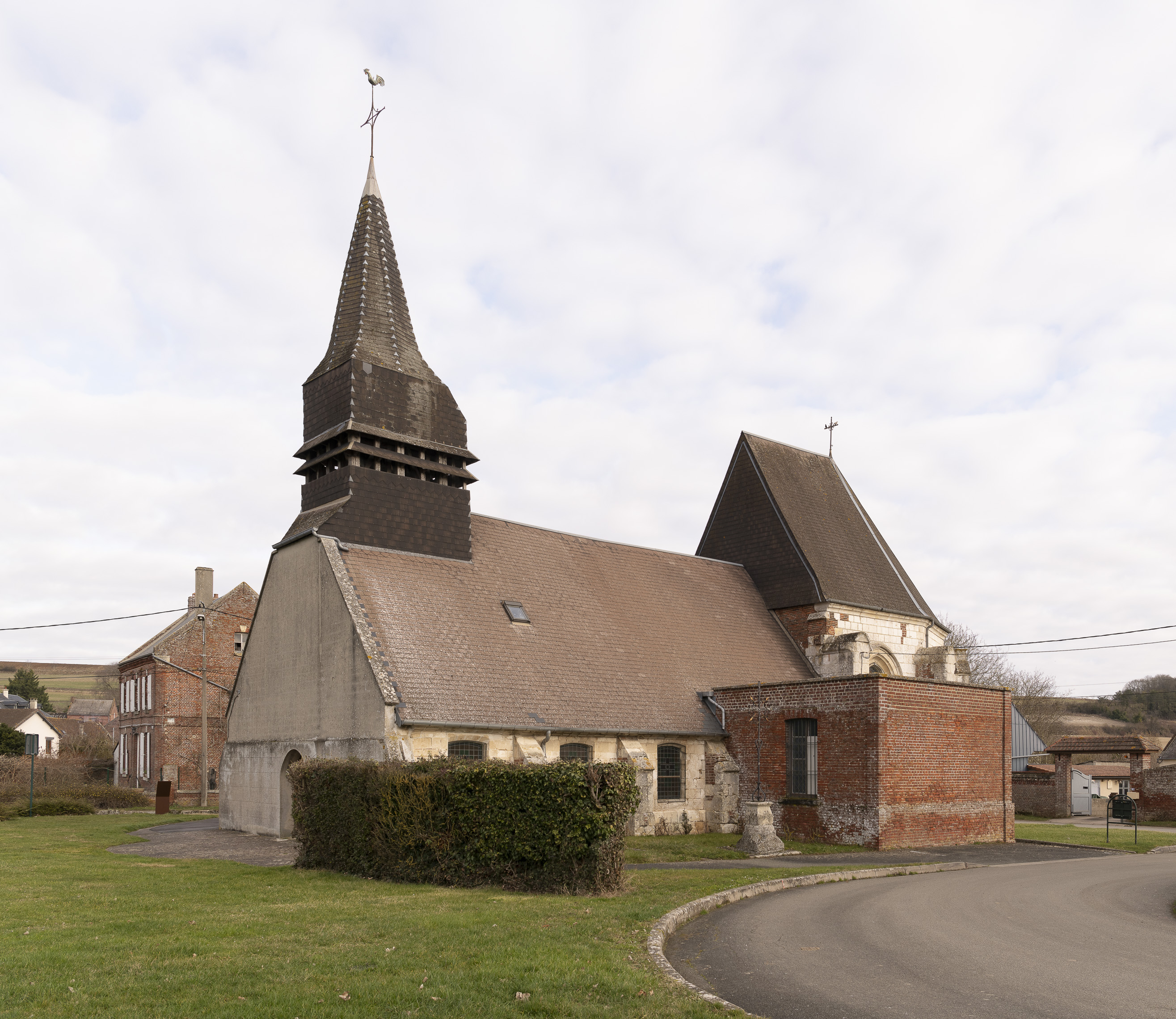 Église paroissiale Saint-Lucien