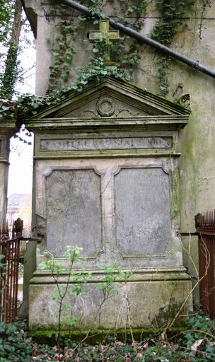 Tombeau (stèle funéraire) de la famille Jeuniaux-Pion