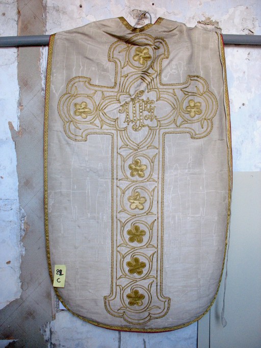 Ensemble : chasuble avec deux dalmatiques (ornement blanc, No 2)