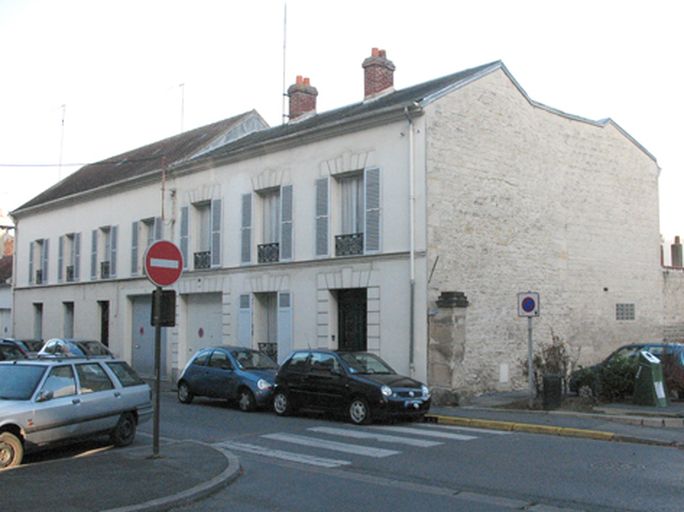 Ancienne usine de matériel ferroviaire Saxby et Farmer, puis usine de transformation des métaux ECRIM, devenue entreprise de transport