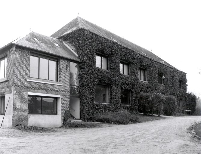 Ancien moulin à blé, puis atelier de frottage de verre et de matériel photo-cinématographique Derogy-Wallet