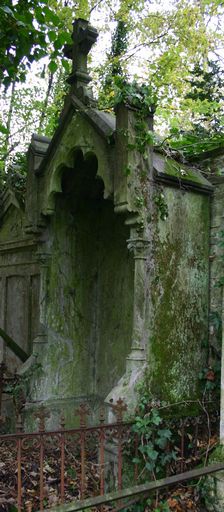 Tombeau (niche) de la famille Baille-Fontaine