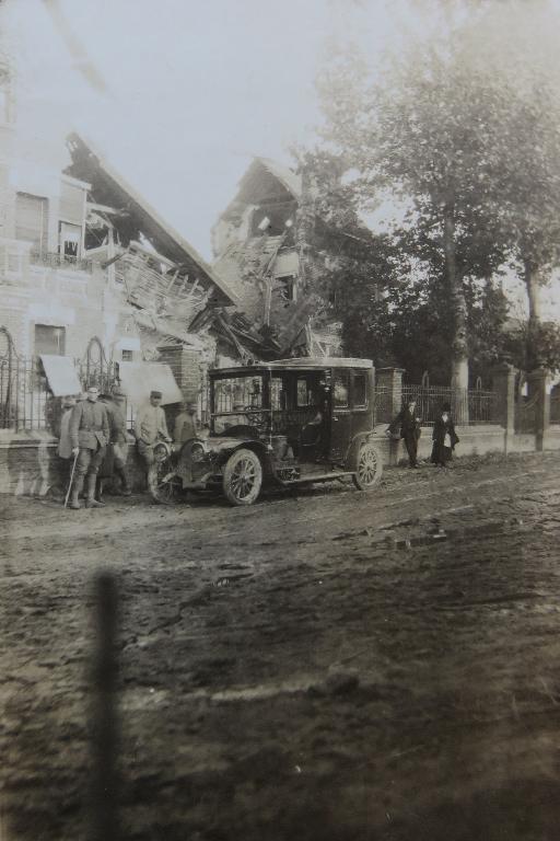 Ancienne villa Grand-Mère, devenue demeure de l'industriel Alfred Maguin, puis d'Abel Maguin, actuelle mairie de Charmes