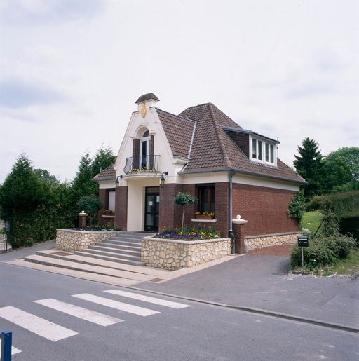 Maison, puis ancienne école primaire de filles, actuellement mairie