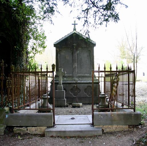 Enclos funéraire de la famille Dehesdin-Leprêtre