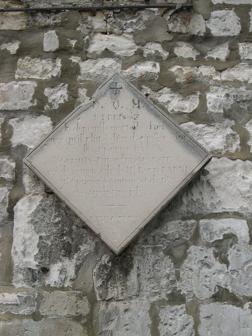 Chapelle, puis église paroissiale et ancien cimetière Saint-Quentin de Salouël