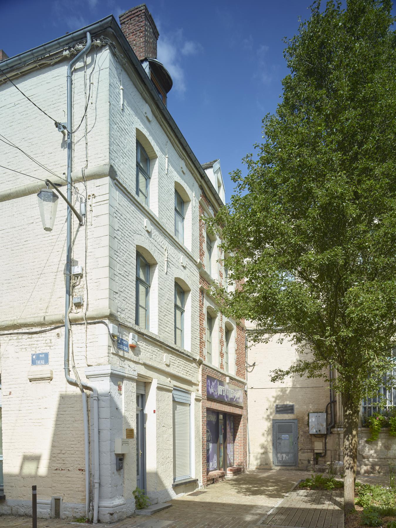 Ensemble de deux maisons à pignon sur rue