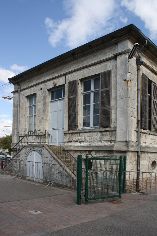 Ancienne école primaire de garçons de Flixecourt, devenue groupe scolaire Hector-Malot (ancien manoir de la Cour de Fief)