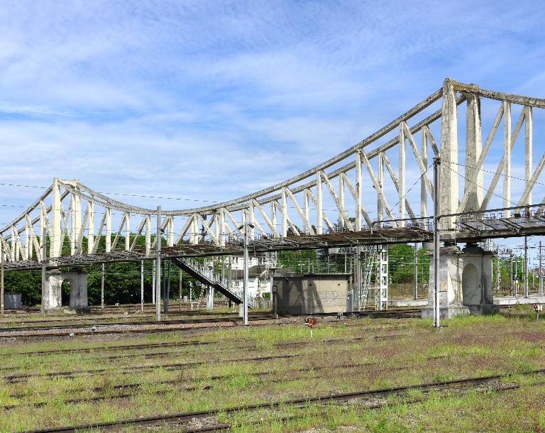 Passerelle piétonne de la gare de Tergnier