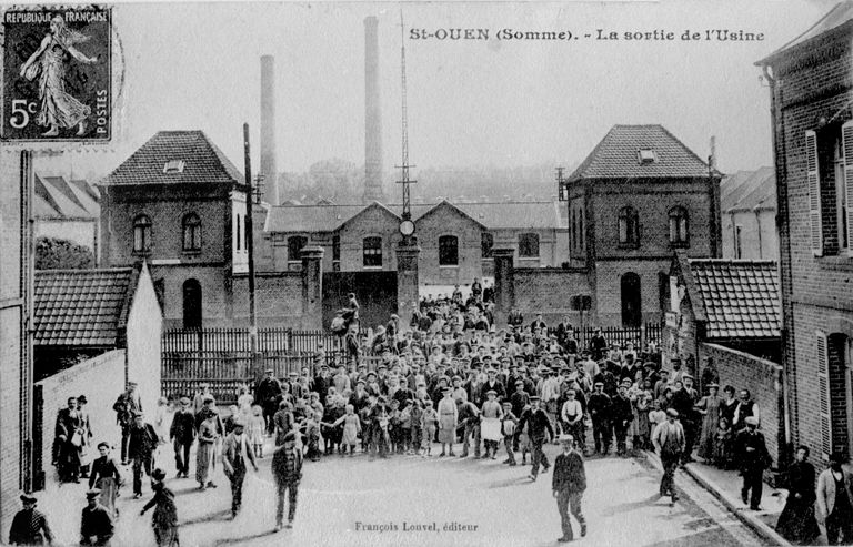 Filature de jute Saint Frères, puis Boussac Saint Frères à Saint-Ouen, devenue corderie, puis usine de fibres artificielles et synthétiques Peaudouce, puis Trioplanex