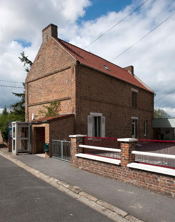 Ancienne ferme actuellement école primaire de Warlaing