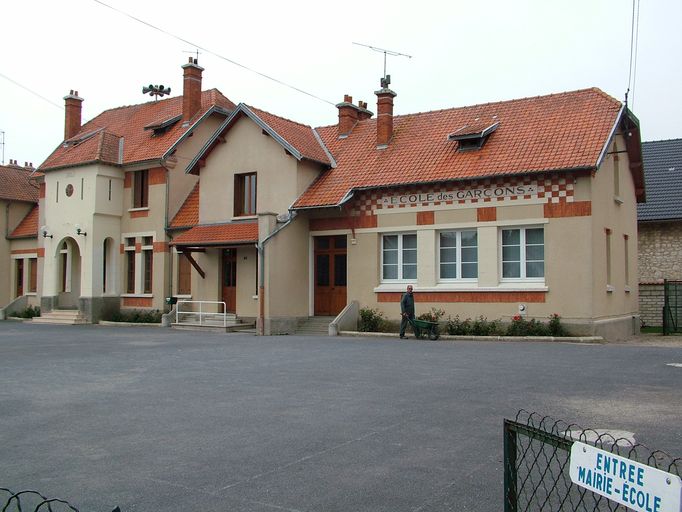 Mairie et école primaire de Juvincourt-et-Damary
