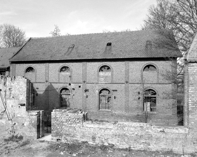 Ancien moulin à blé, filature et savonnerie Poiret-Trépagne, Frédéric Poiret, puis S.A. Filatures et Teintureries de Saint-Epin, devenus tissage Vernier puis usine de confection MCB Sérac