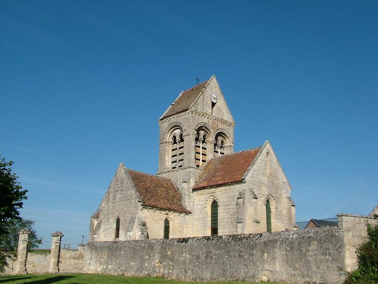 Eglise paroissiale et cimetière Saint-Pierre et Saint-Paul
