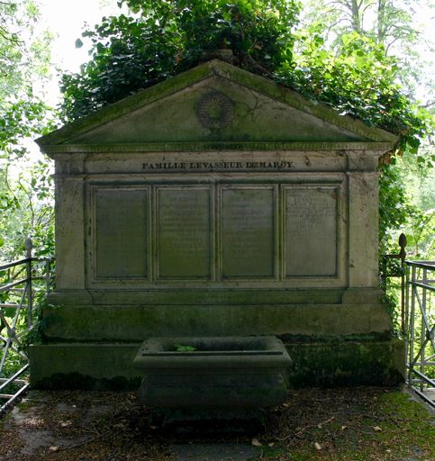 Tombeau (stèle funéraire) de la famille Levasseur-Demarcy
