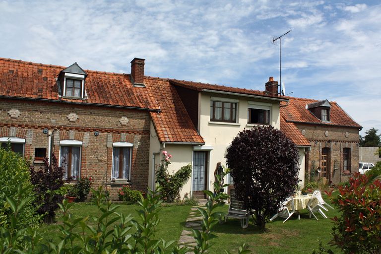 Maison à trois unités d'habitation à Ville-le-Marclet