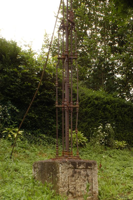 Croix de chemin à Vers-sur-Selles