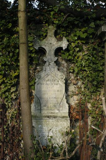 Tombeau (stèle funéraire) de la famille Bourlier-Baes