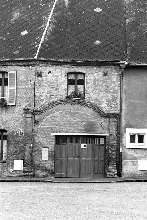 Ancienne ferme seigneuriale, dite la cense de Résigny